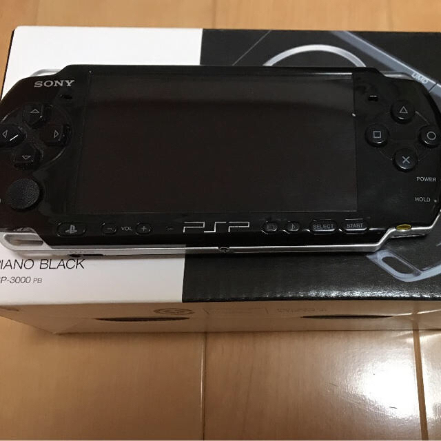 PlayStation Portable(プレイステーションポータブル)のPSP-3000 本体  ブラック  エンタメ/ホビーのゲームソフト/ゲーム機本体(携帯用ゲーム機本体)の商品写真