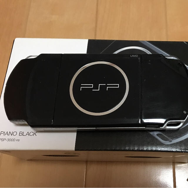 PlayStation Portable(プレイステーションポータブル)のPSP-3000 本体  ブラック  エンタメ/ホビーのゲームソフト/ゲーム機本体(携帯用ゲーム機本体)の商品写真