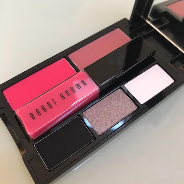 BOBBI BROWN(ボビイブラウン)のボビーブラウン リップアイメイクパレット  コスメ/美容のキット/セット(コフレ/メイクアップセット)の商品写真