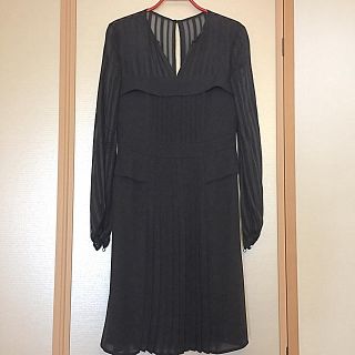 ビーシービージーマックスアズリア(BCBGMAXAZRIA)のBCBG プリーツワンピース(ひざ丈ワンピース)