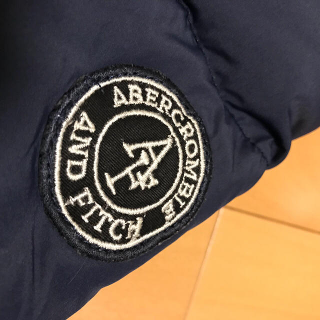 Abercrombie&Fitch(アバクロンビーアンドフィッチ)の中古品 Mサイズ Abercrombie&Fitch レディースダウンジャケット レディースのジャケット/アウター(ダウンジャケット)の商品写真