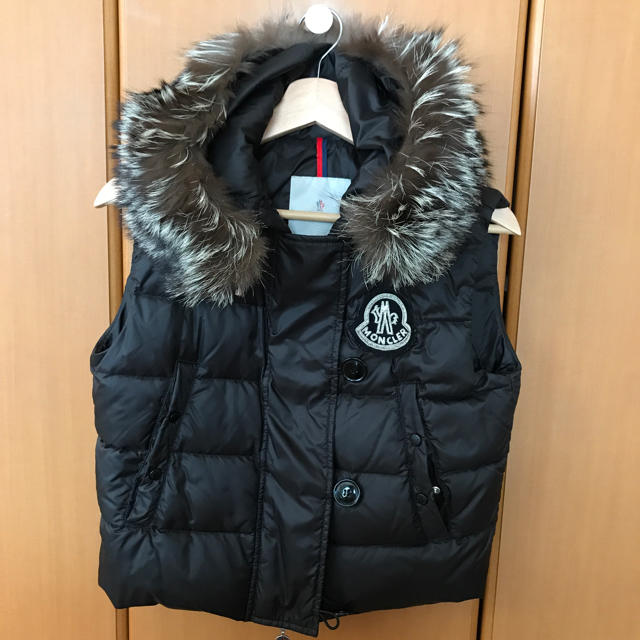 MONCLER(モンクレール)の325様専用 レディースのジャケット/アウター(ダウンベスト)の商品写真