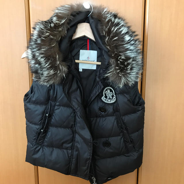 MONCLER(モンクレール)の325様専用 レディースのジャケット/アウター(ダウンベスト)の商品写真