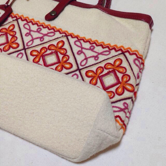 ANNA SUI(アナスイ)のANNA SUI 刺繍バッグ♥︎ レディースのバッグ(ハンドバッグ)の商品写真