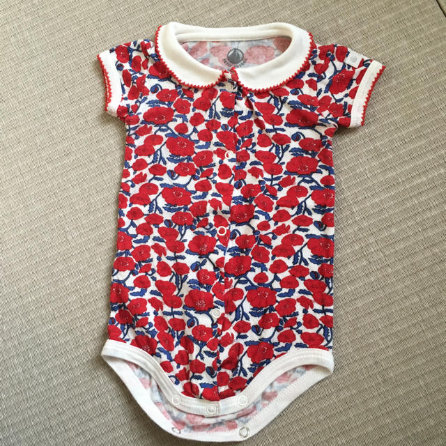 PETIT BATEAU(プチバトー)のwhm様専用 美品 プチバトー 襟つきボディ 60cm ポピー キッズ/ベビー/マタニティのベビー服(~85cm)(肌着/下着)の商品写真