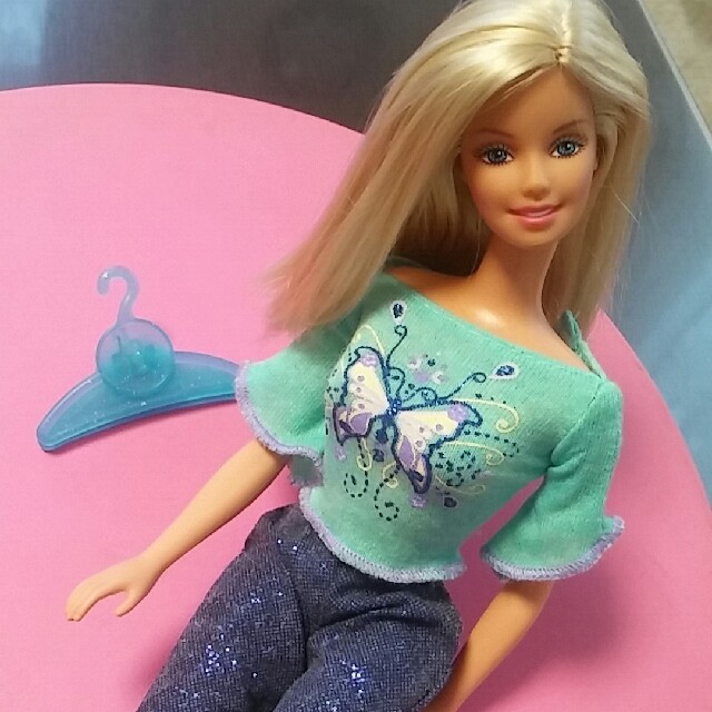 Barbie(バービー)のBarbie❤お洋服セット✨（開封低価格）【バービー人形】 キッズ/ベビー/マタニティのおもちゃ(ぬいぐるみ/人形)の商品写真