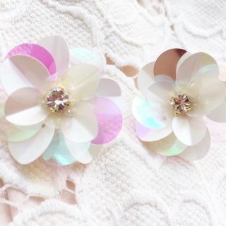 SWAROVSKI×FLOWER（W）(イヤリング)