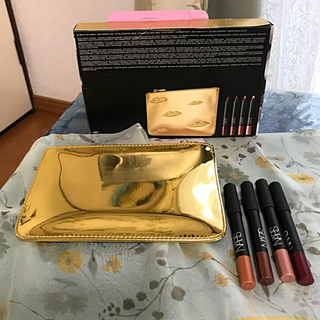 NARS(ナーズ)の限定 NARS ザ キスキスマットリップペンシルセット コスメ/美容のベースメイク/化粧品(リップライナー)の商品写真