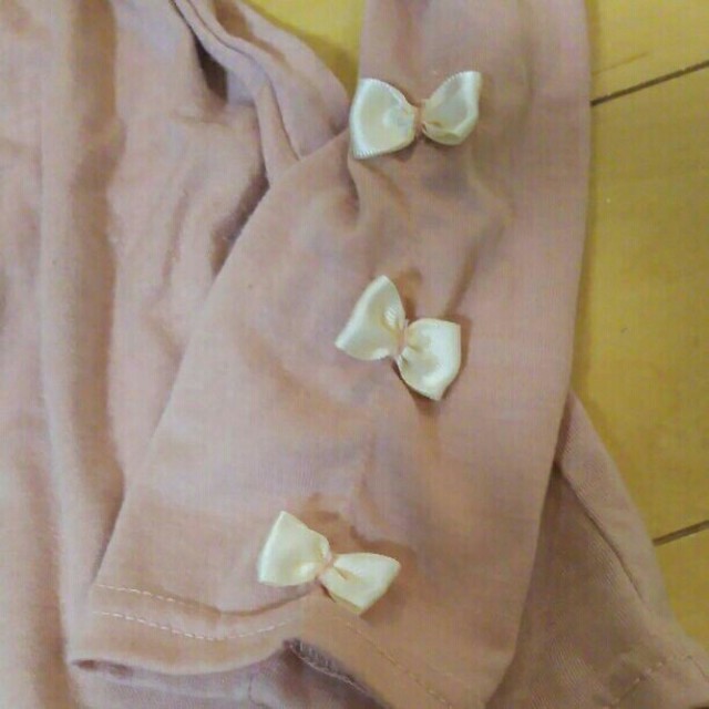 ☆USED☆可愛いリボン付カットソー ロンT ロングTシャツ レディースのトップス(Tシャツ(長袖/七分))の商品写真