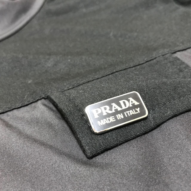 PRADA(プラダ)の♡PRADA   パーカー付き ロンT♡ レディースのトップス(Tシャツ(長袖/七分))の商品写真