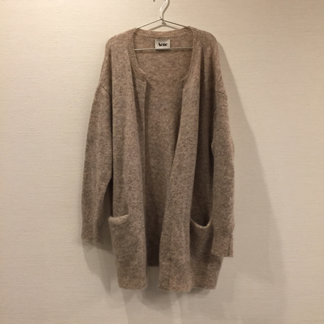 ACNE(アクネ)のISK様専用 ACNE ニットカーディガン レディースのトップス(ニット/セーター)の商品写真