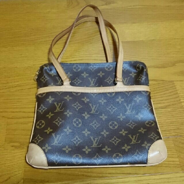 LOUIS VUITTON(ルイヴィトン)のLOUIS VUITTON 廃盤 クーサン ショルダーバッグ 2004年製 レディースのバッグ(ショルダーバッグ)の商品写真