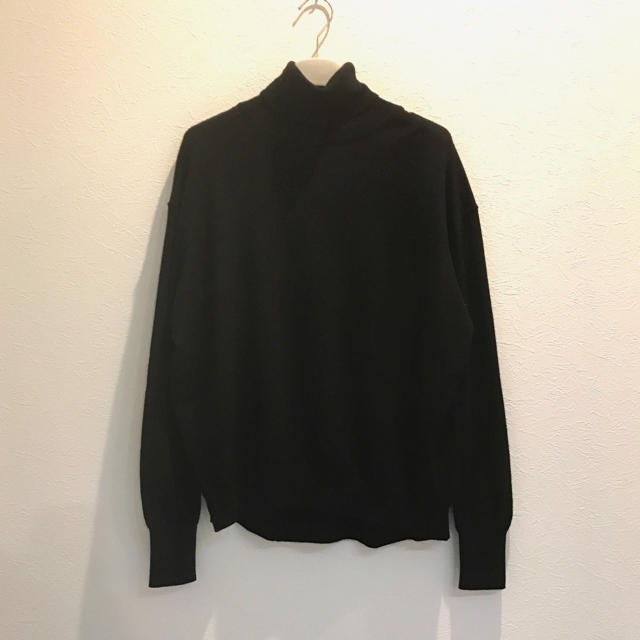 SACRA(サクラ)のSACRA 15AW PARA バックフレアニット 黒 サクラ レディースのトップス(ニット/セーター)の商品写真