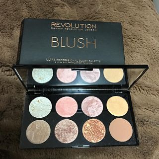 セフォラ(Sephora)の新品 メイクアップ レボリューション ultra brush palette(フェイスカラー)