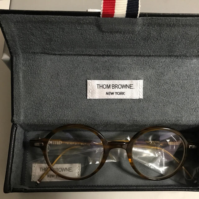 THOM BROWNE(トムブラウン)の(再度値下げ！ほぼ新品！お得！！)THOM BROWNE メンズのファッション小物(サングラス/メガネ)の商品写真