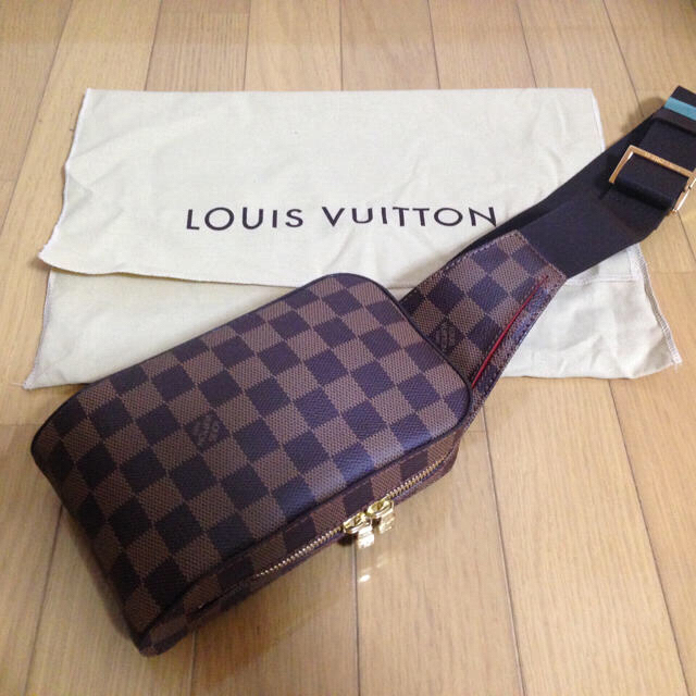 LOUIS VUITTON(ルイヴィトン)の【再値下げ】ルイヴィトン☆新品☆ボディバッグ メンズのバッグ(ボディーバッグ)の商品写真