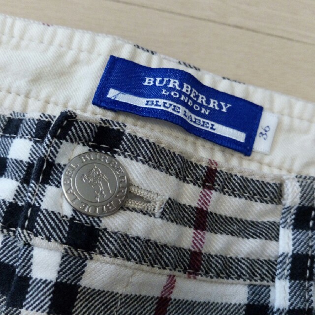 BURBERRY BLUE LABEL(バーバリーブルーレーベル)のBURBERRY  BLUE LABEL. 36  チェック　クロップド丈 レディースのパンツ(クロップドパンツ)の商品写真