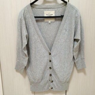 アバクロンビーアンドフィッチ(Abercrombie&Fitch)の送料込★アバクロ七部袖グレーカーディガン(カーディガン)