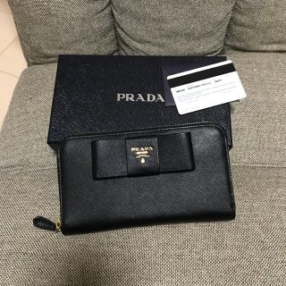 プラダ(PRADA)の本日のみ値下げ PRADA おリボン付 ジップ、ブラック ゴールド金具(財布)