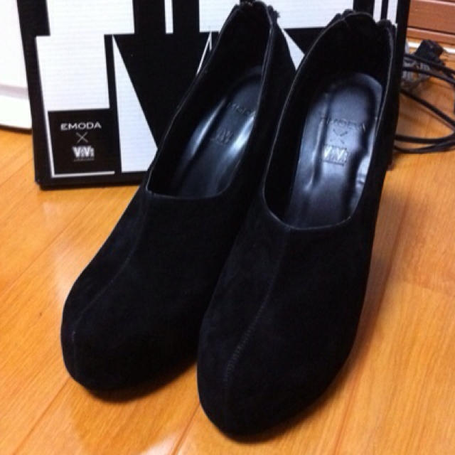 EMODA(エモダ)のvivi×EMODAブーティ レディースの靴/シューズ(ブーツ)の商品写真