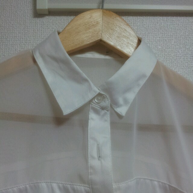 GU(ジーユー)のGU☆シースルーシャツ レディースのトップス(シャツ/ブラウス(半袖/袖なし))の商品写真