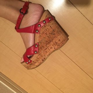 ミュウミュウ(miumiu)のmiumiu ウェッジソールサンダル(サンダル)