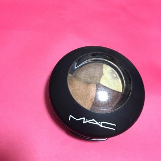 マック(MAC)の約70%off✴︎定価¥3,564- M•A•C ミネラライザ アイシャドウ(アイシャドウ)