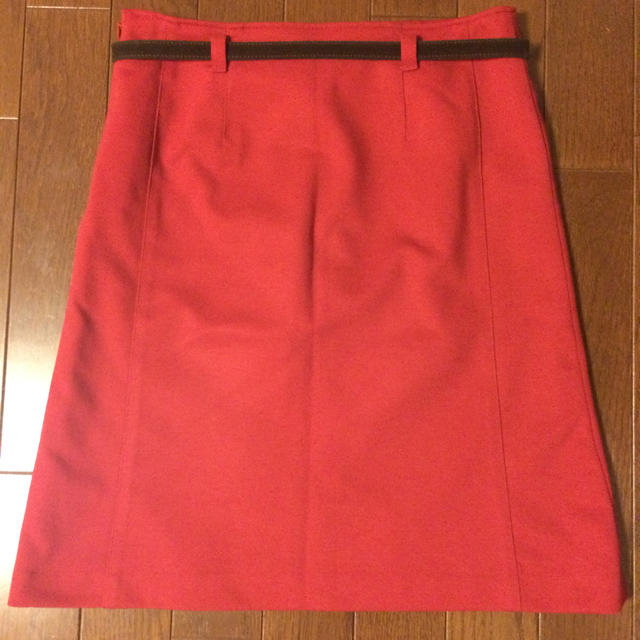 PATTERN fiona(パターンフィオナ)のPATTERN パターン◆ベルト付き台形スカート◆赤 レディースのスカート(ひざ丈スカート)の商品写真