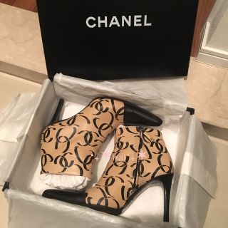 シャネル(CHANEL)のココマークたくさん♥バイカラー ショート ブーツ (ブーツ)