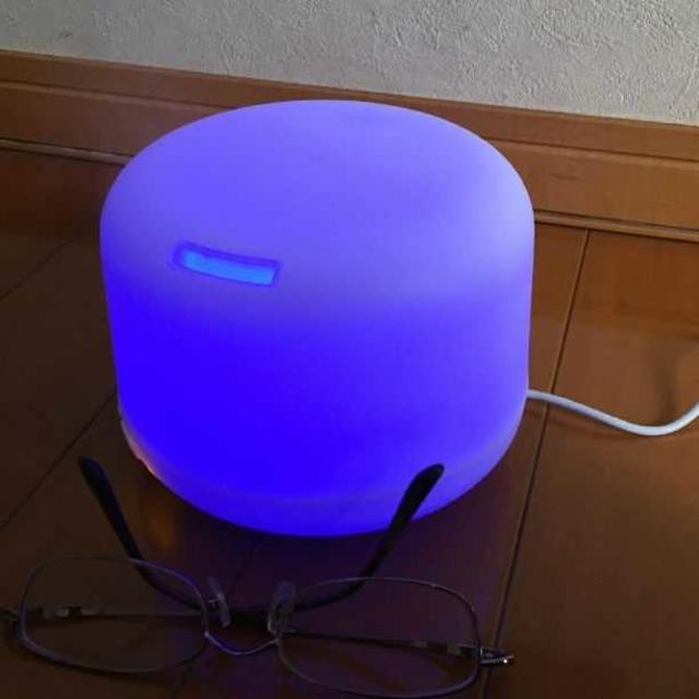 ❤大容量300ml❤アロマディフューザー　加湿器　超音波式　ムードランプ スマホ/家電/カメラの生活家電(加湿器/除湿機)の商品写真