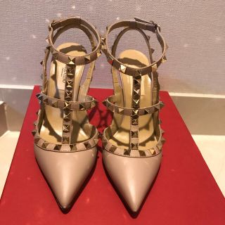 ヴァレンティノ(VALENTINO)のヴァレンティノ  ロックスタッズパンプス(ハイヒール/パンプス)