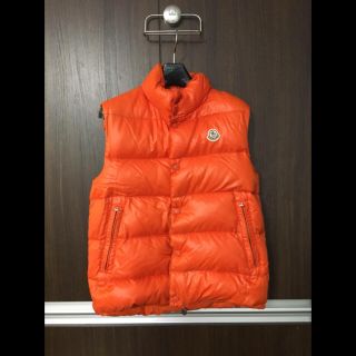 モンクレール(MONCLER)の  MONCLER モンクレールメンズダウンベスト オレンジ(ダウンベスト)