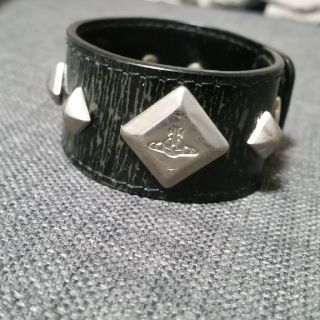 ヴィヴィアン(Vivienne Westwood) スタッズ ブレスレット/バングルの ヴィヴィアン(Vivienne Westwood) スタッズ ブレスレット/バングルの