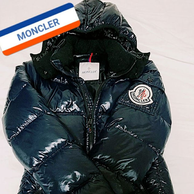 MONCLER(モンクレール)の仲良しパンダ様専用 レアカラー モンクレール ネイビー バディア レディースのジャケット/アウター(ダウンジャケット)の商品写真