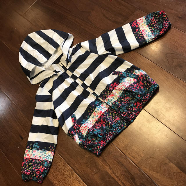 babyGAP(ベビーギャップ)のGAP女の子パーカー 100㎝ キッズ/ベビー/マタニティのキッズ服女の子用(90cm~)(ジャケット/上着)の商品写真