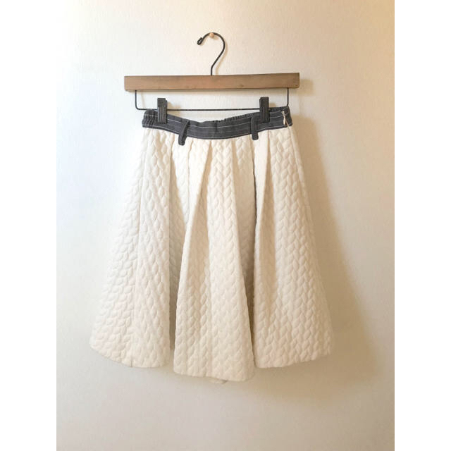 Crisp(クリスプ)のクリスプ 白 網目模様 スカート レディースのスカート(ひざ丈スカート)の商品写真