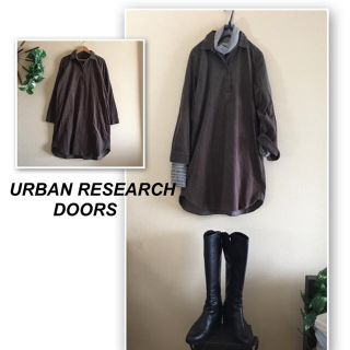 アーバンリサーチドアーズ(URBAN RESEARCH DOORS)の米吉様専用❣️ドアーズ⭐︎グリーンの細コールシャツワンピ(ひざ丈ワンピース)