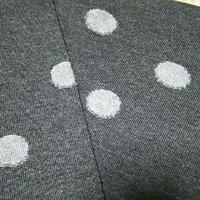 Marni(マルニ)のお買い得☆マルニ セーター ウール100% 濃いグレーに水玉 レディースのトップス(ニット/セーター)の商品写真