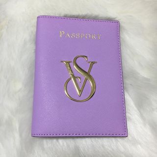 ヴィクトリアズシークレット(Victoria's Secret)のVictoria's secret パスポートケース(旅行用品)