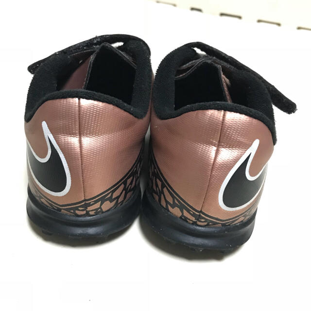 NIKE(ナイキ)の美品☆NIKE トレーニング シューズ １９センチ キッズ/ベビー/マタニティのキッズ靴/シューズ(15cm~)(スニーカー)の商品写真