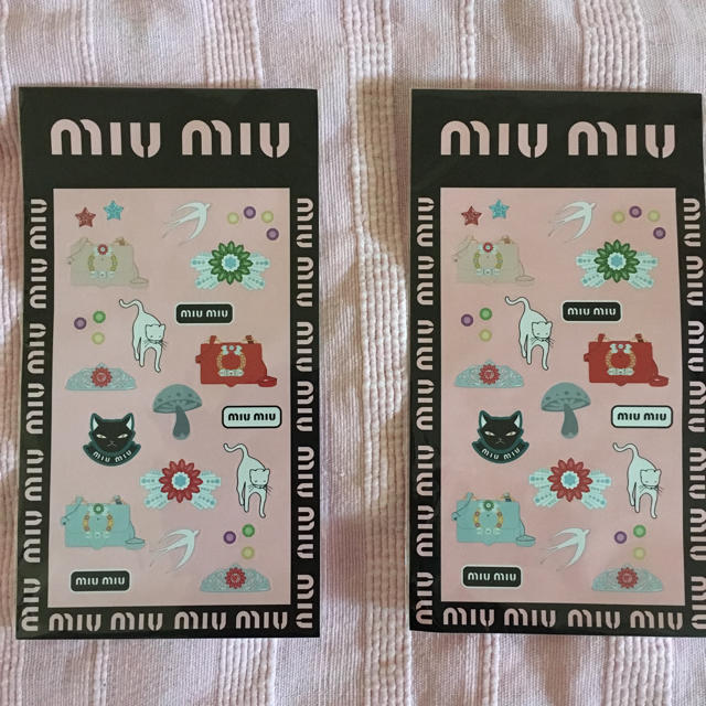 miumiu(ミュウミュウ)のmiumiu🎭非売品シール エンタメ/ホビーのコレクション(ノベルティグッズ)の商品写真