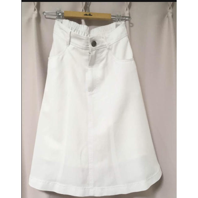 JEANASIS(ジーナシス)のjeanasis 白フレアスカート レディースのスカート(ひざ丈スカート)の商品写真