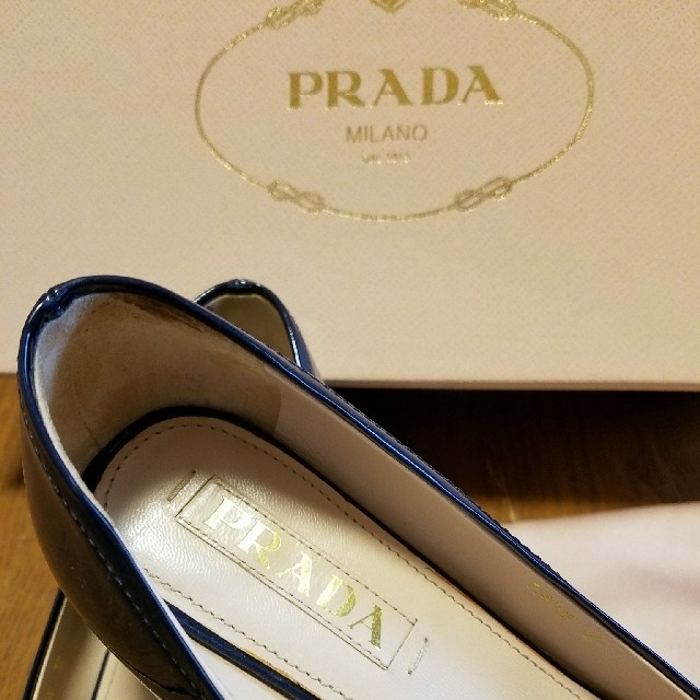 PRADA(プラダ)のKさま専用プラダ　ゴールドロゴ　リボンエルメスパンプス レディースの靴/シューズ(ハイヒール/パンプス)の商品写真