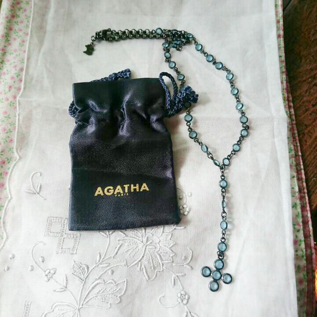 AGATHA(アガタ)のミー様専用☆アガタAGATHA☆ブルーラインストーンのネックレス レディースのアクセサリー(ネックレス)の商品写真