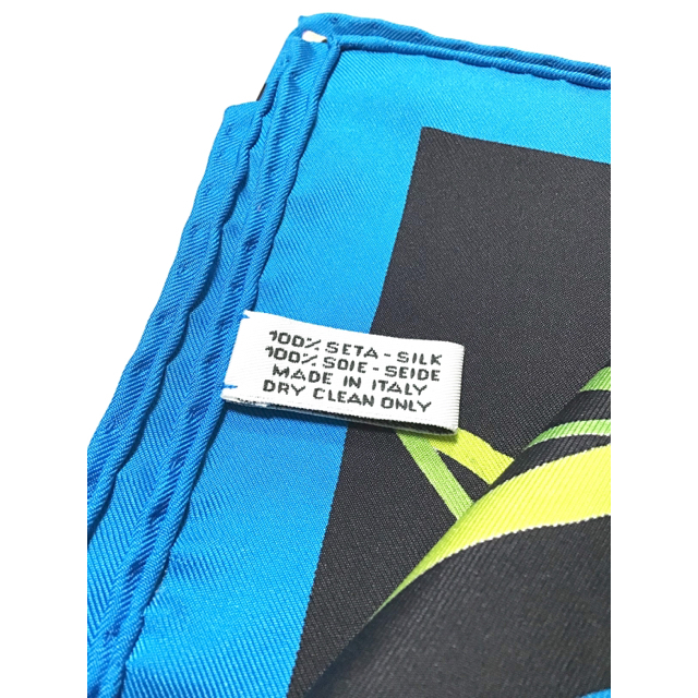 PATEK PHILIPPE(パテックフィリップ)の新品未使用 パテックフィリップ 大判シルクスカーフのみ 非売品 2016 限定② レディースのファッション小物(バンダナ/スカーフ)の商品写真