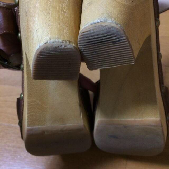 JEFFREY CAMPBELL(ジェフリーキャンベル)のジェフリーキャンベルスタッズサボサンダル レディースの靴/シューズ(サンダル)の商品写真