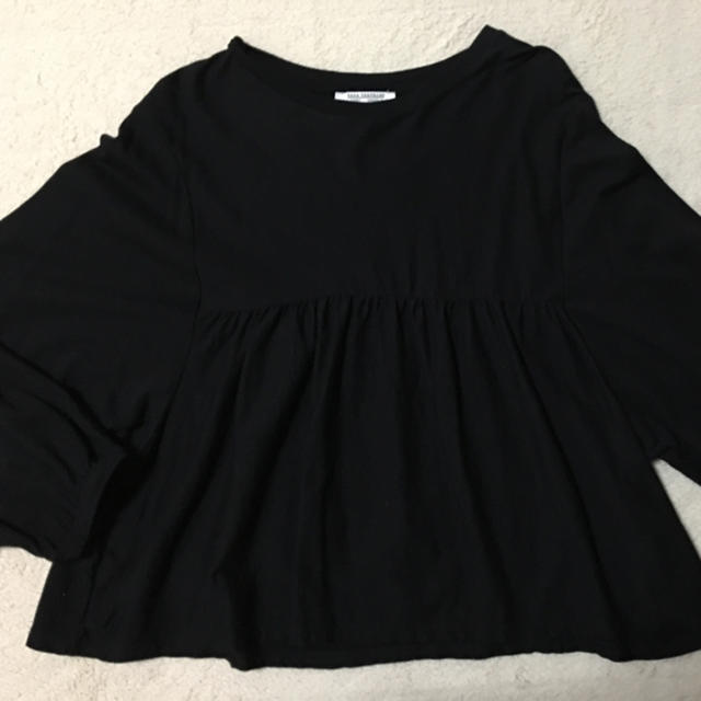 ZARA(ザラ)の《ZARA》Aライントップス レディースのトップス(カットソー(長袖/七分))の商品写真