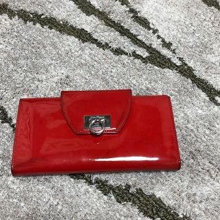 サルヴァトーレフェラガモ(Salvatore Ferragamo)のフェラガモ長財布(財布)