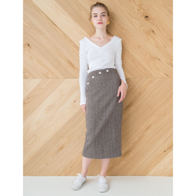 TODAYFUL(トゥデイフル)のMEER. Tight button skirt レディースのスカート(ひざ丈スカート)の商品写真