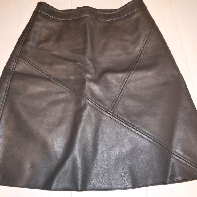 ZARA(ザラ)の切り替えレザーミニSK レディースのスカート(ミニスカート)の商品写真